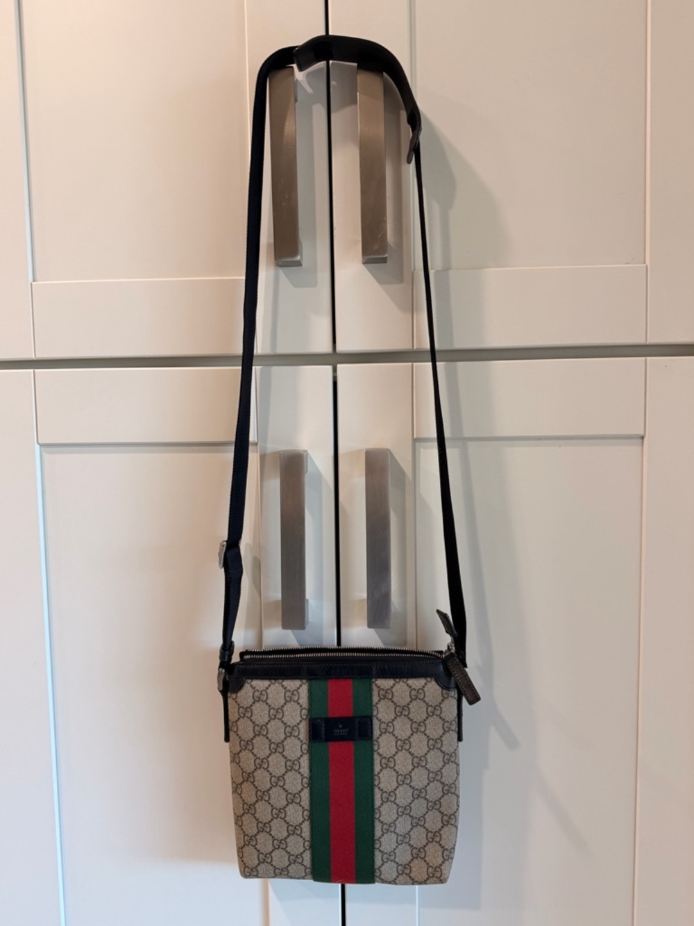 🔥🔥Gucci Supreme Web leather Crossbody Bag with Green and Red Stripe (GUC)🔥🔥 - Picture 16 of 16